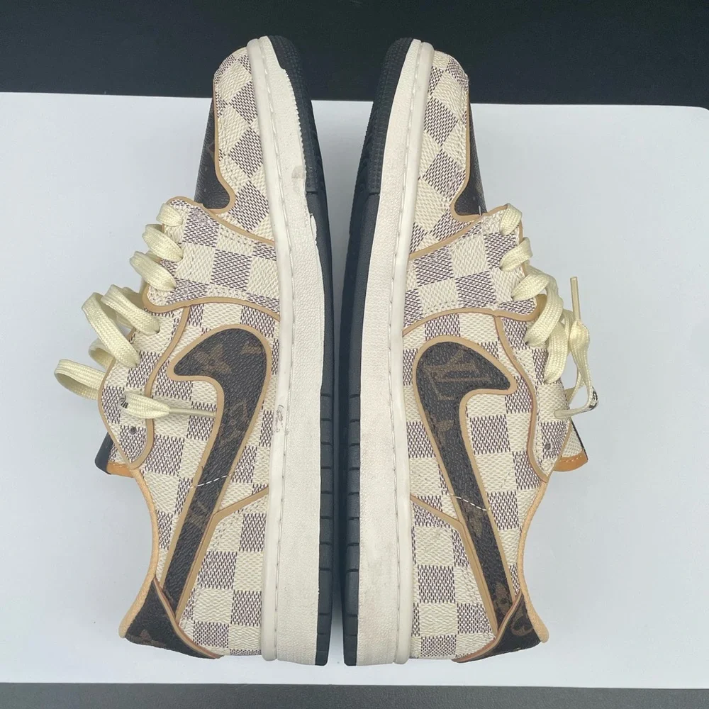Louis Vuitton Men’s Low-Top Sneakers in Beige/Brown